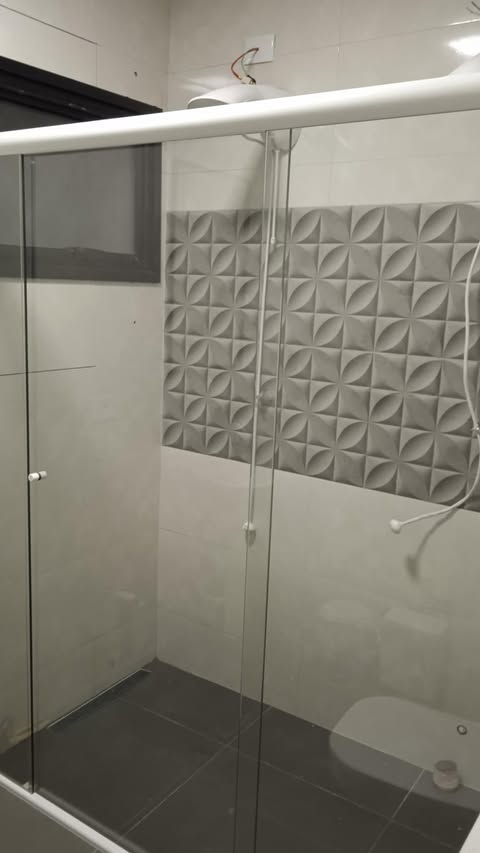 Detalhes de acabamento em vidro